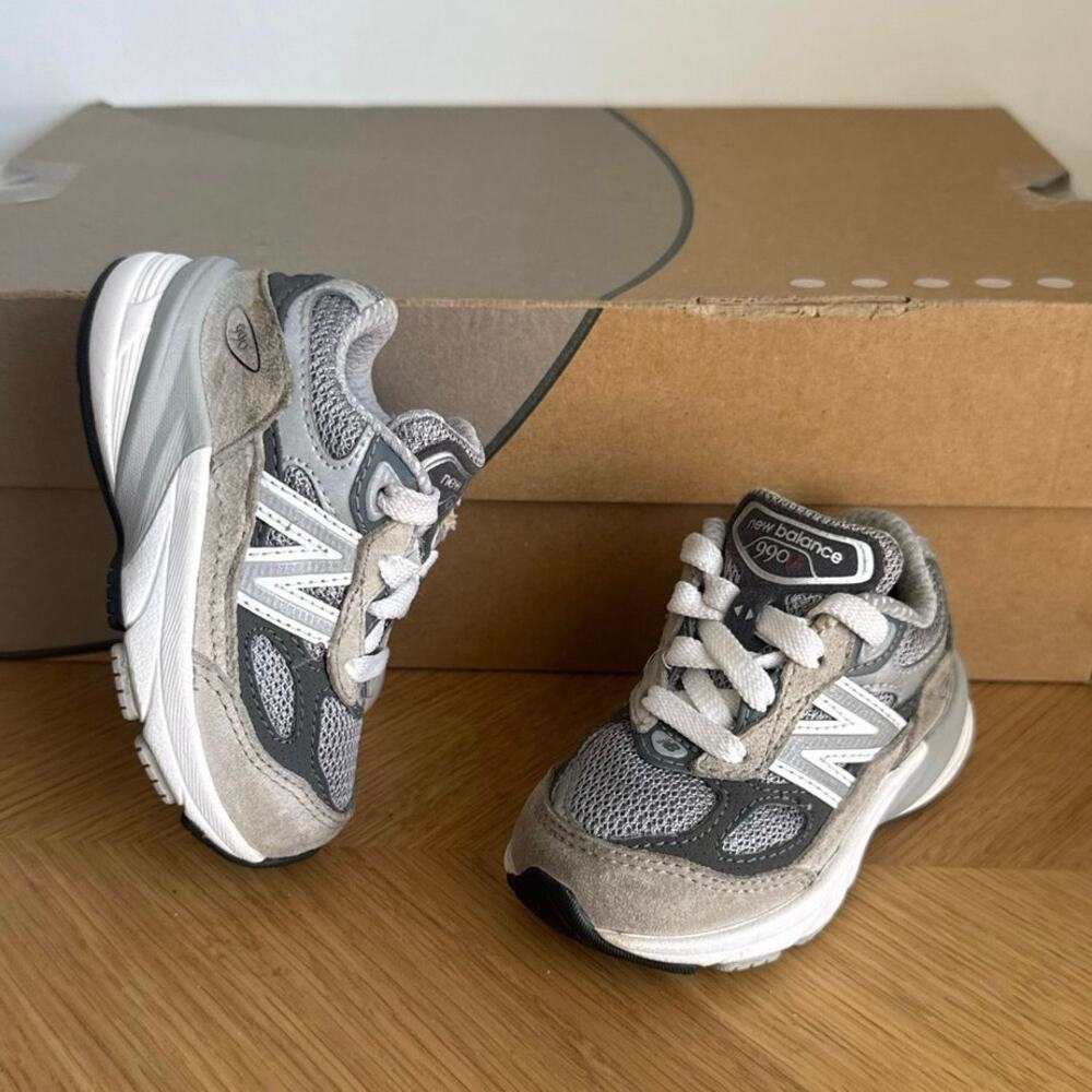 New Balance 990 V6 Grey/White Toddler Sneakerz- SZ 4 C